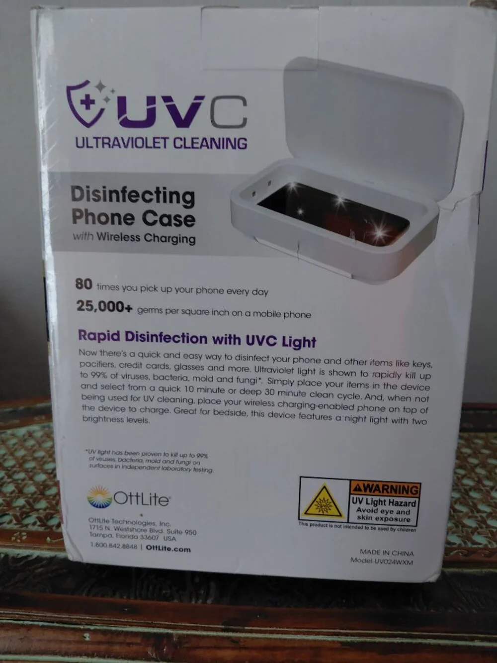 NEW, OTTLITE UVC ULTRA VIOLET CLEANING DISINFECTING PHONE CASE.